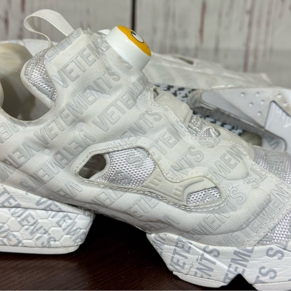 VETEMENTS X REEBOK instapump fury OG emoji white sneakers Men’s 6 Women’s 7 GUC - Picture 5 of 17